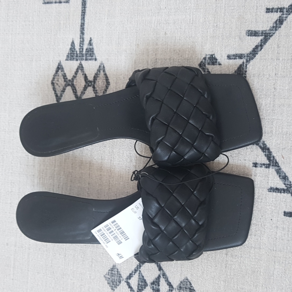 H&M bottega inspired mules